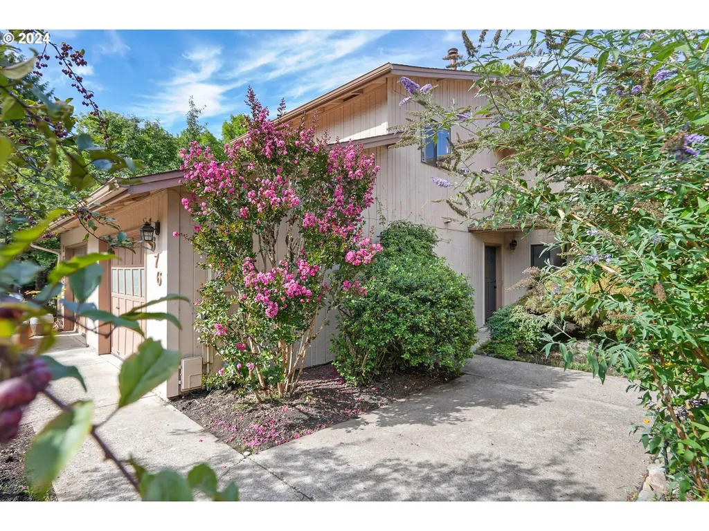 1676 SW Country Club Place Corvallis OR 97333