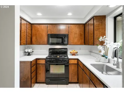 1676 SW Country Club Place Corvallis OR 97333