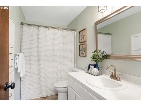 1676 SW Country Club Place Corvallis OR 97333