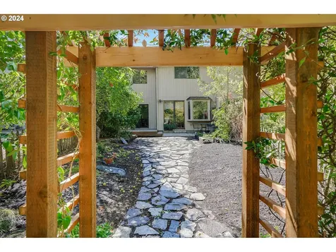 1676 SW Country Club Place Corvallis OR 97333