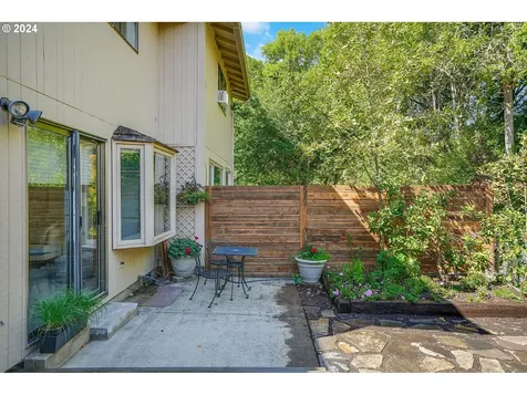 1676 SW Country Club Place Corvallis OR 97333