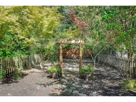 1676 SW Country Club Place Corvallis OR 97333