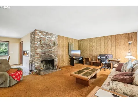 24443 S Hayfield Road Beavercreek OR 97004