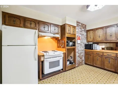 24443 S Hayfield Road Beavercreek OR 97004