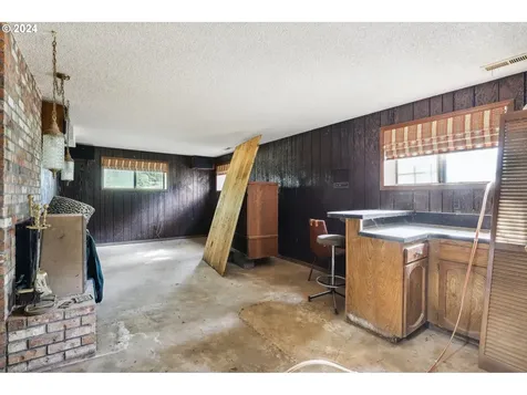 24443 S Hayfield Road Beavercreek OR 97004