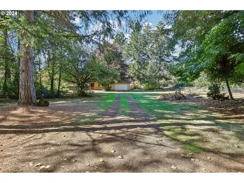 24443 S Hayfield Road Beavercreek OR 97004