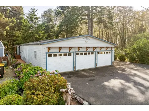 1001 Ne Smith Street Rockaway Beach OR 97136