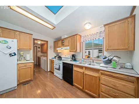 1001 Ne Smith Street Rockaway Beach OR 97136