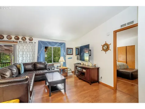 1001 Ne Smith Street Rockaway Beach OR 97136