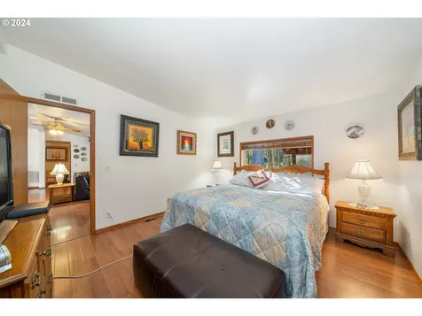 1001 Ne Smith Street Rockaway Beach OR 97136