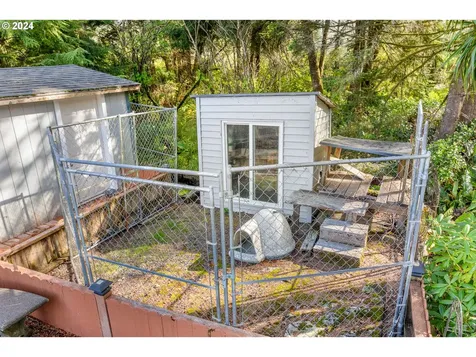 1001 Ne Smith Street Rockaway Beach OR 97136