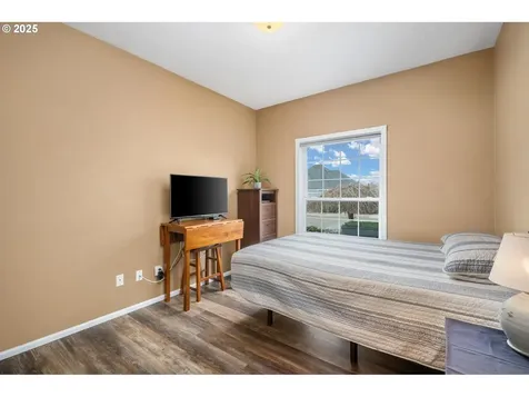 21944 NE Alton Street Fairview OR 97024