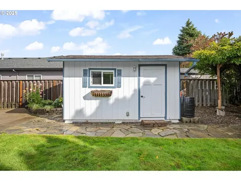 21944 NE Alton Street Fairview OR 97024