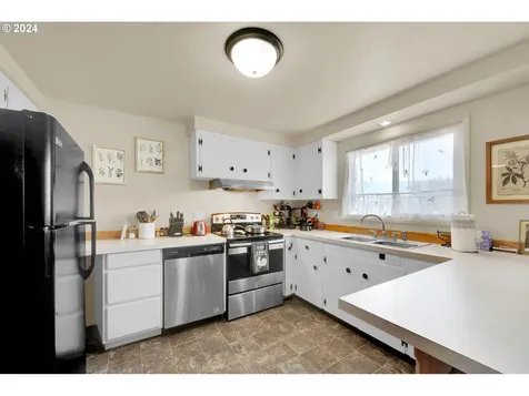 75 W Main Street Lowell OR 97452