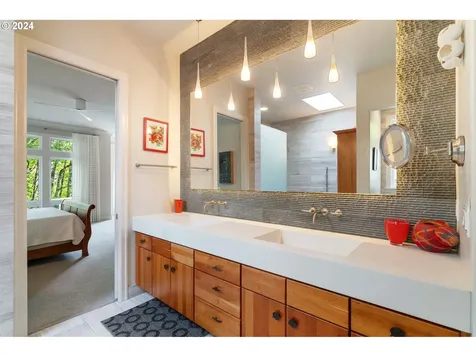 2342 NW Pinnacle Drive Portland OR 97229
