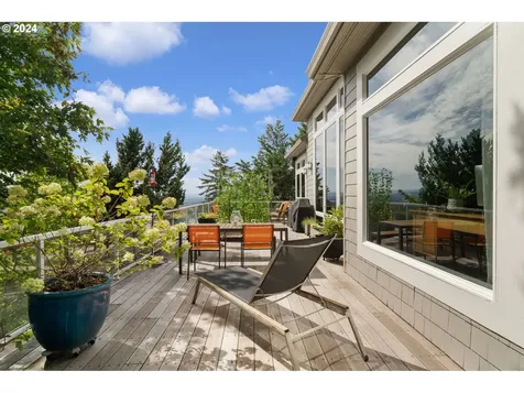 2342 NW Pinnacle Drive Portland OR 97229