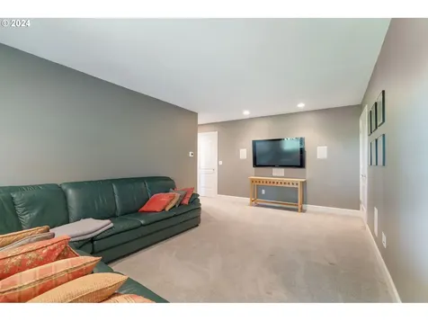 2342 NW Pinnacle Drive Portland OR 97229