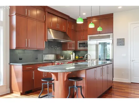 2342 NW Pinnacle Drive Portland OR 97229
