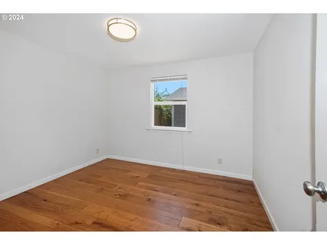 463 N 13th Street Reedsport OR 97467
