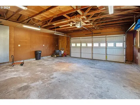 463 N 13th Street Reedsport OR 97467