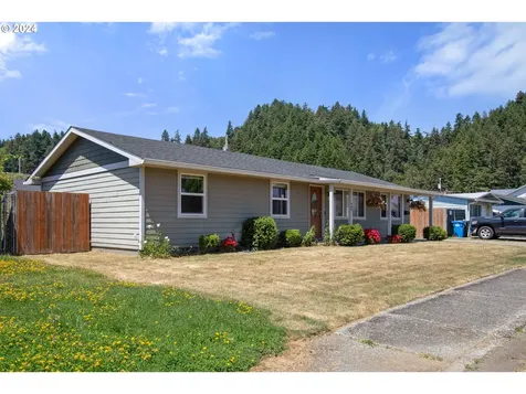 463 N 13th Street Reedsport OR 97467