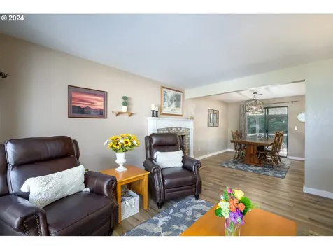 1330 Sw Russ Lane Mcminnville OR 97128