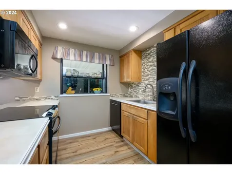 1330 Sw Russ Lane Mcminnville OR 97128