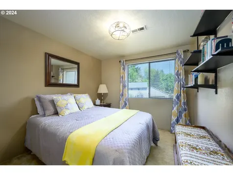 1330 Sw Russ Lane Mcminnville OR 97128