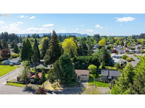 1330 Sw Russ Lane Mcminnville OR 97128