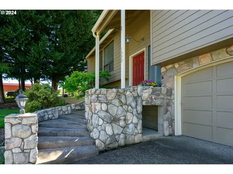 1330 Sw Russ Lane Mcminnville OR 97128