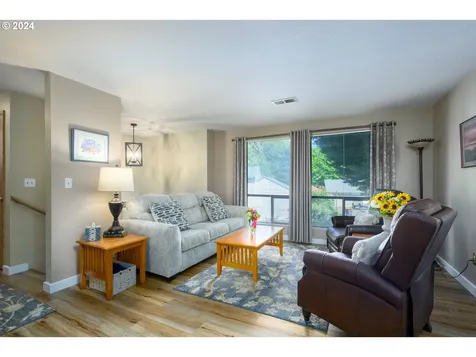 1330 Sw Russ Lane Mcminnville OR 97128