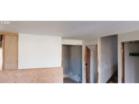 17126 SE Bush Street Portland OR 97236