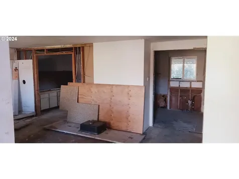 17126 SE Bush Street Portland OR 97236