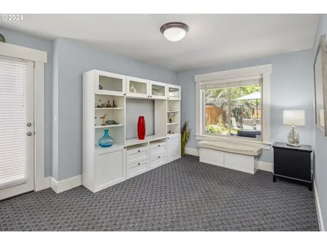137 Ne Cook Street Portland OR 97212
