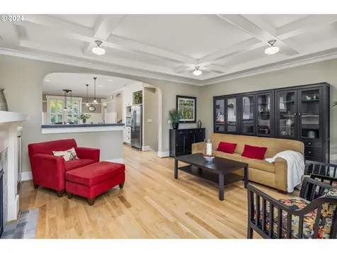 137 Ne Cook Street Portland OR 97212