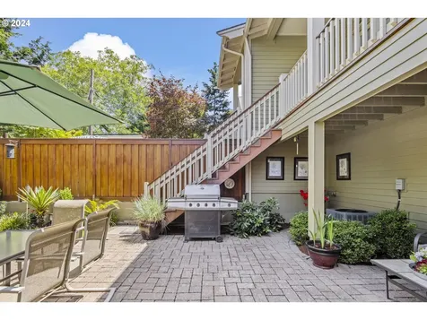 137 Ne Cook Street Portland OR 97212