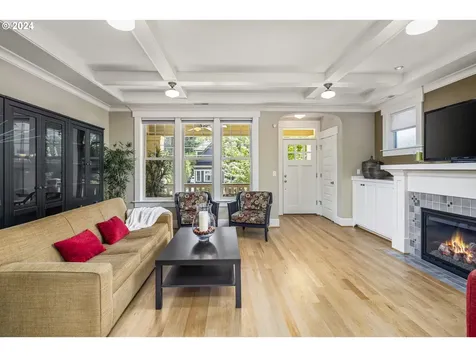 137 Ne Cook Street Portland OR 97212