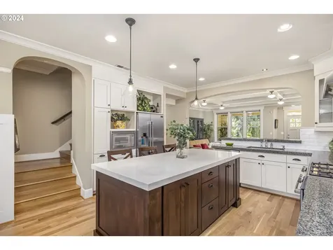 137 Ne Cook Street Portland OR 97212