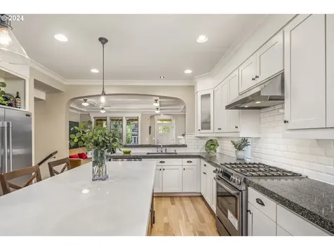 137 Ne Cook Street Portland OR 97212