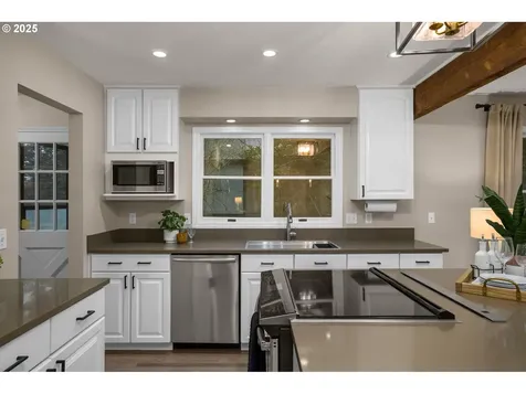 54 Aquinas Street Lake Oswego OR 97035