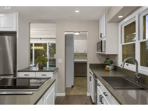 54 Aquinas Street Lake Oswego OR 97035