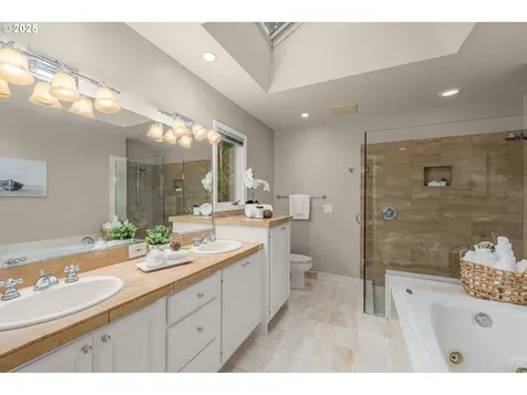54 Aquinas Street Lake Oswego OR 97035