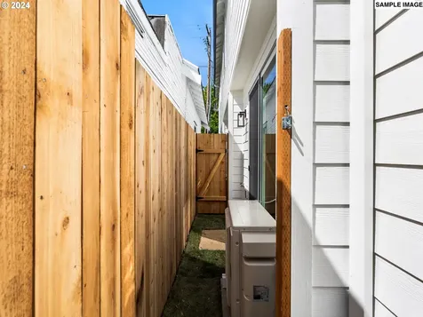 3562 NE Garfield Avenue Portland OR 97212