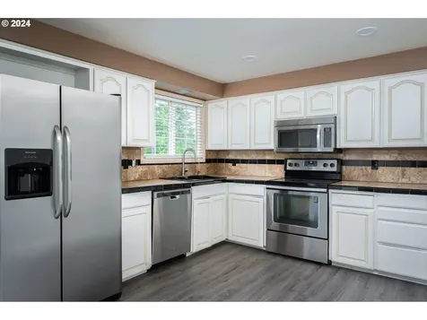 921 Ne 194th Avenue Portland OR 97230