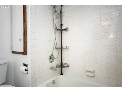 921 Ne 194th Avenue Portland OR 97230