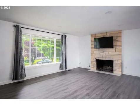 921 Ne 194th Avenue Portland OR 97230