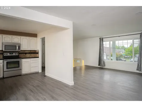 921 Ne 194th Avenue Portland OR 97230