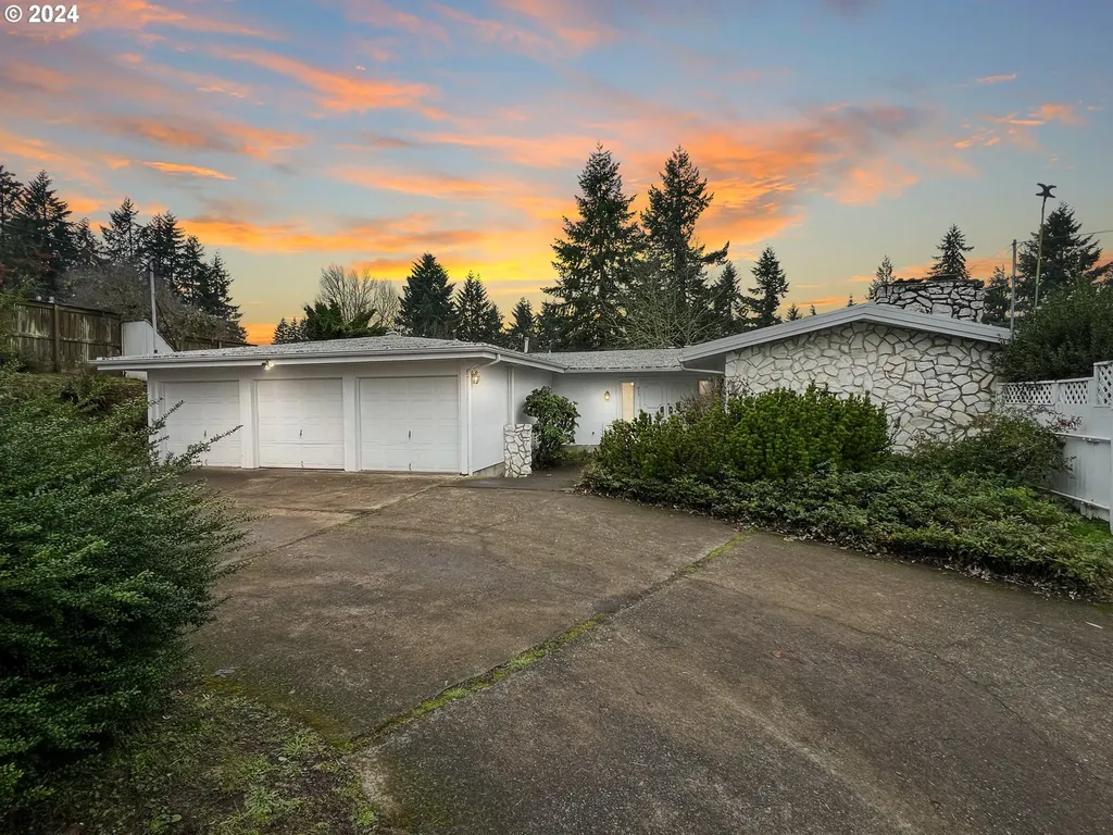 817 W 38th Avenue Eugene OR 97405