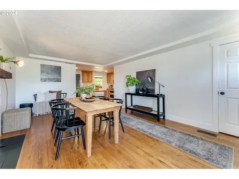 1245 Nw Birch Street Mcminnville OR 97128
