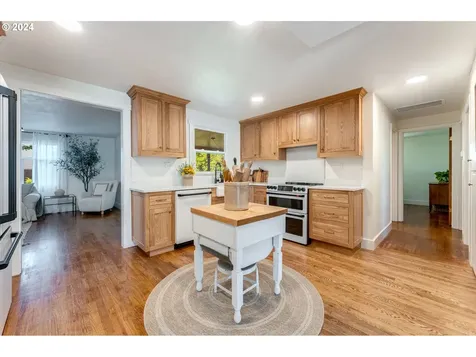 1245 Nw Birch Street Mcminnville OR 97128